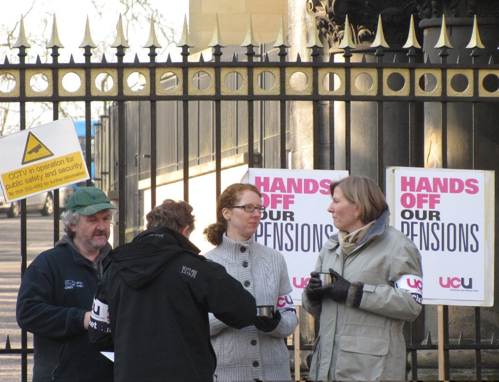 Lecturers striking in Glasgow