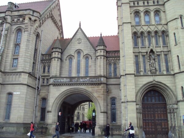 University_of_Manchester_building_Oxford_Road_-_DSC05626