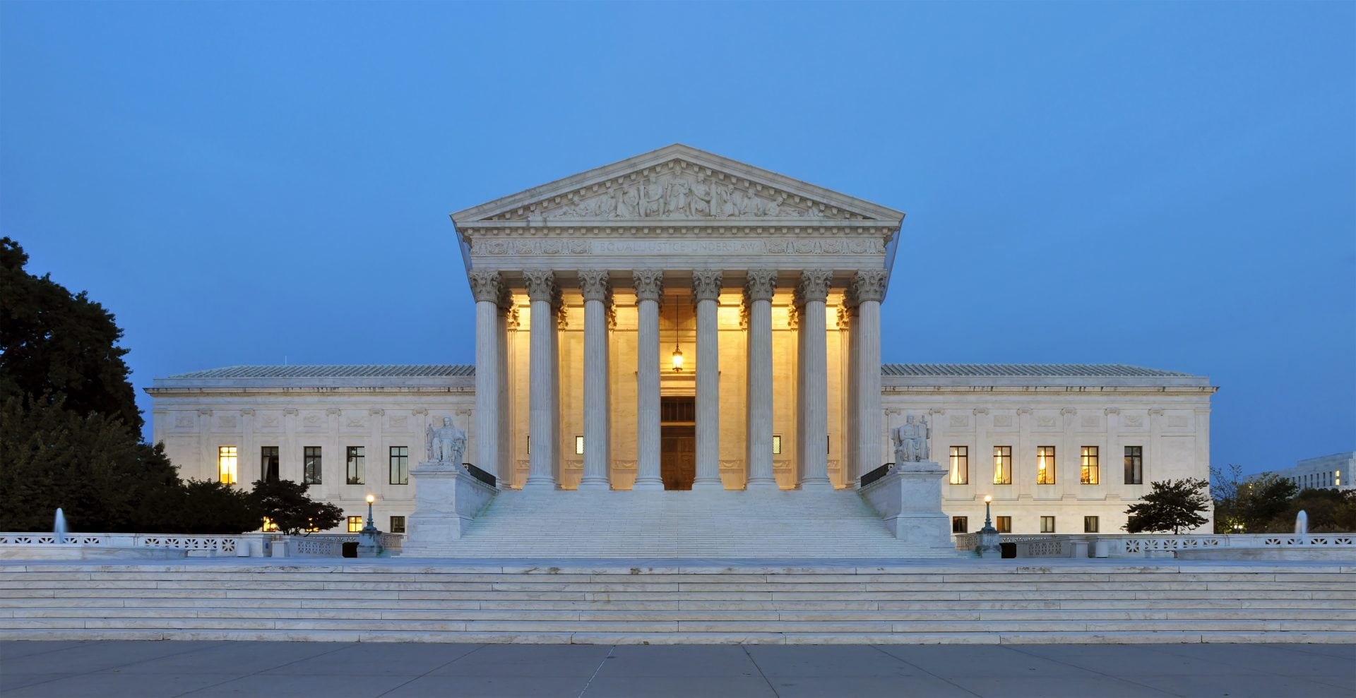 Supreme Court Building. Photo:Joe Ravi @ Wikkimedia Commons