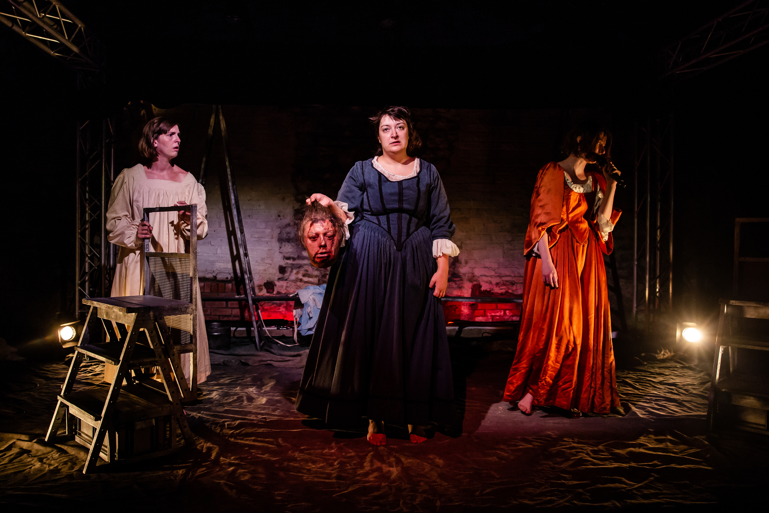 It's True, It's True, It's True 09 - photo by Richard Davenport