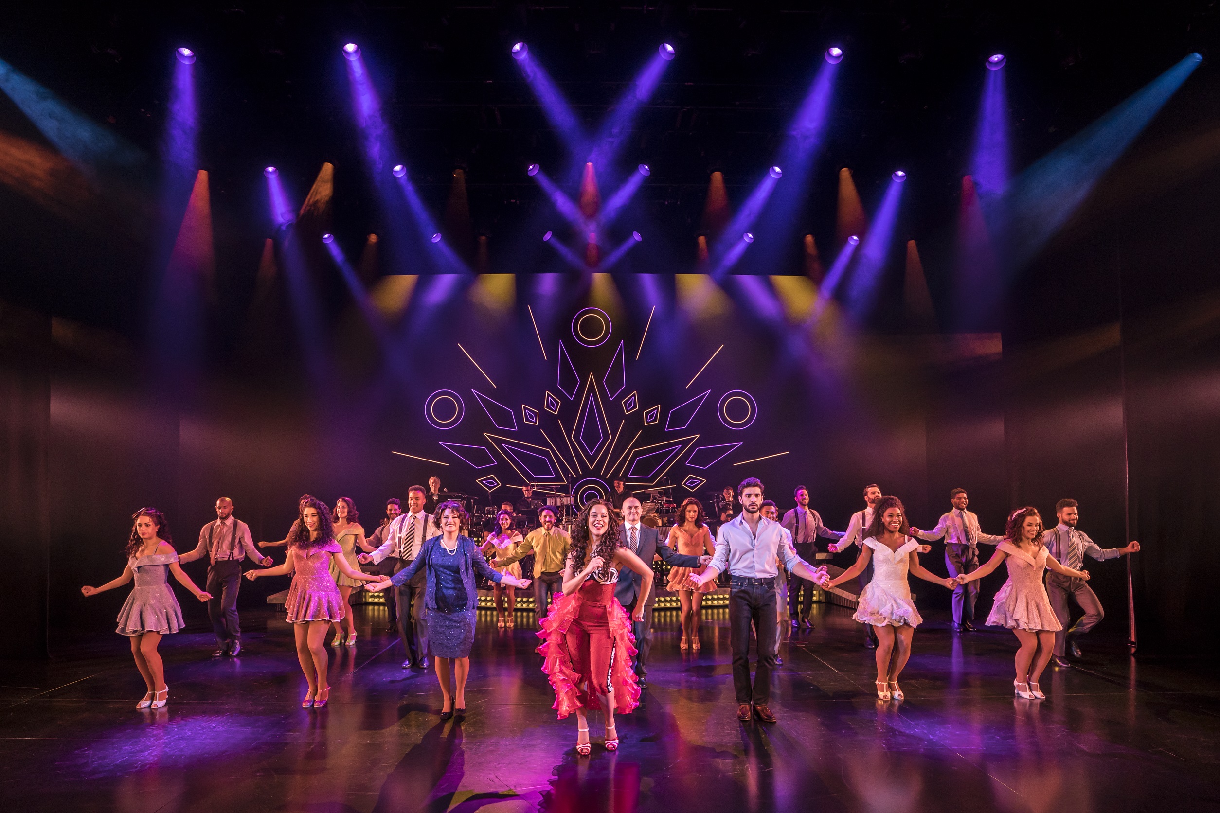 ON YOUR FEET. Philippa Stefani 'Gloria Estefan' and Company. Photo Johan Persson (2)