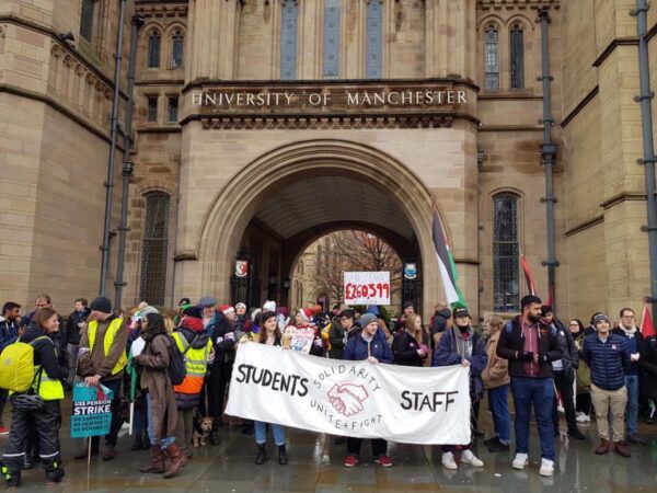 UCU Stikes student Students support strike image