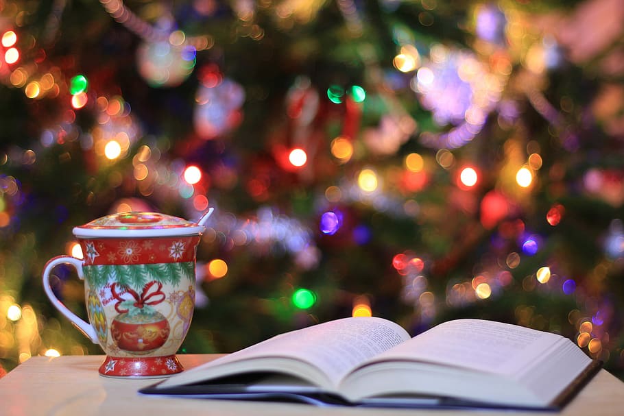 drink-cup-christmas-tree-book