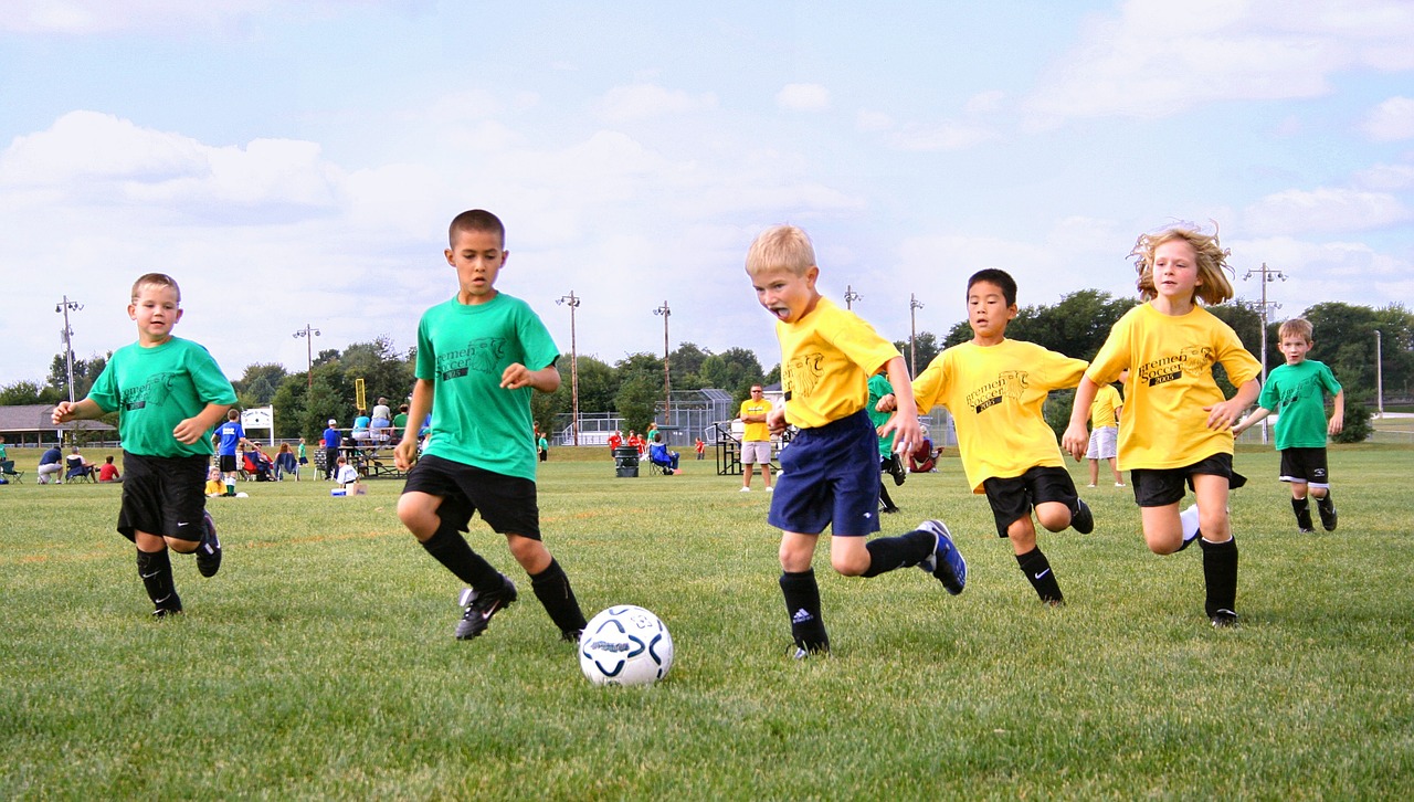 team-of-young-footballers-1493006_1280