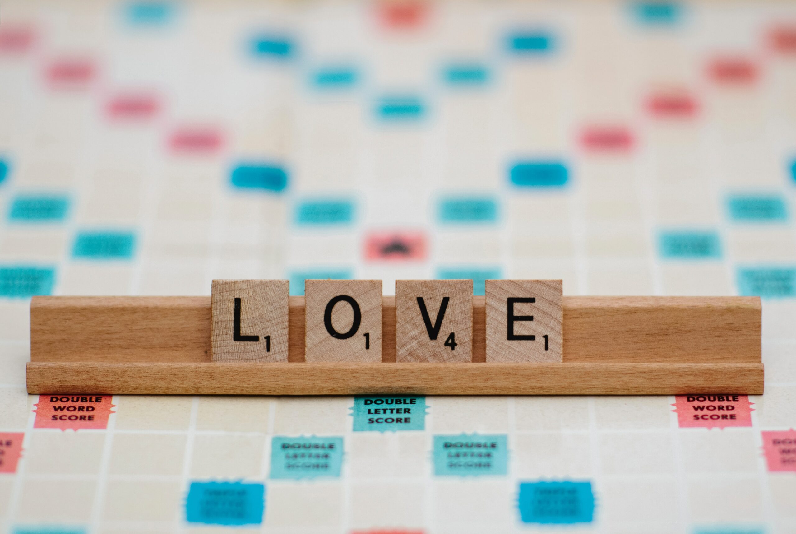 Valentine's Day photo: Jude Beck @Unsplash