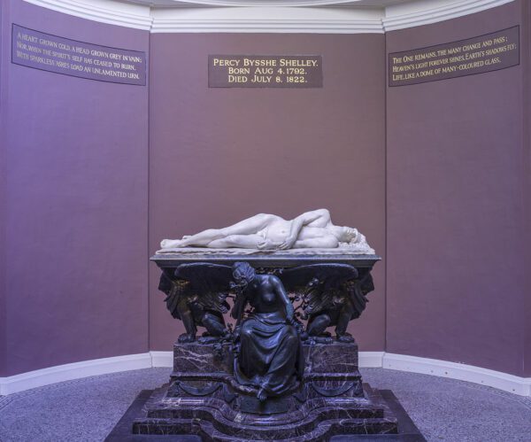 UK-2014-Oxford-University_College_02_(Shelley_Memorial)