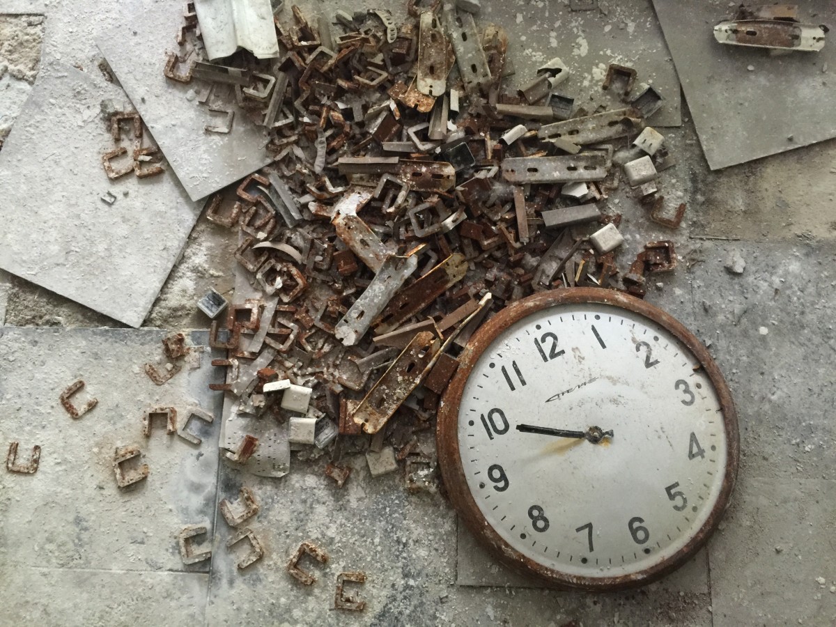 Broken Clock @pxhere
