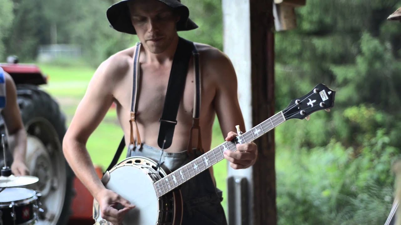 banjo player in woodland backdrop of steve N Seagulls youtube sensation video