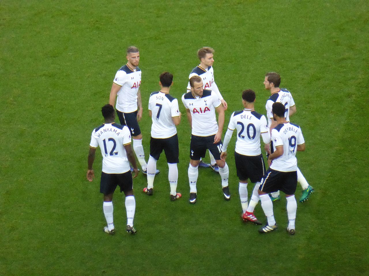 Manchester_United_v_Tottenham_Hotspur_December_2016_08