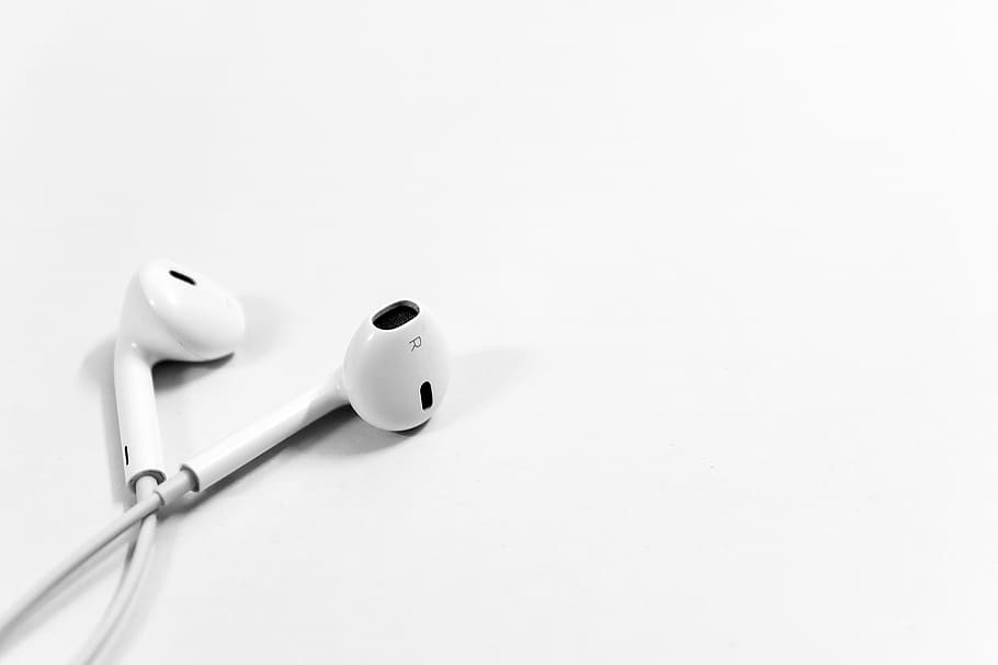 White apple earphones