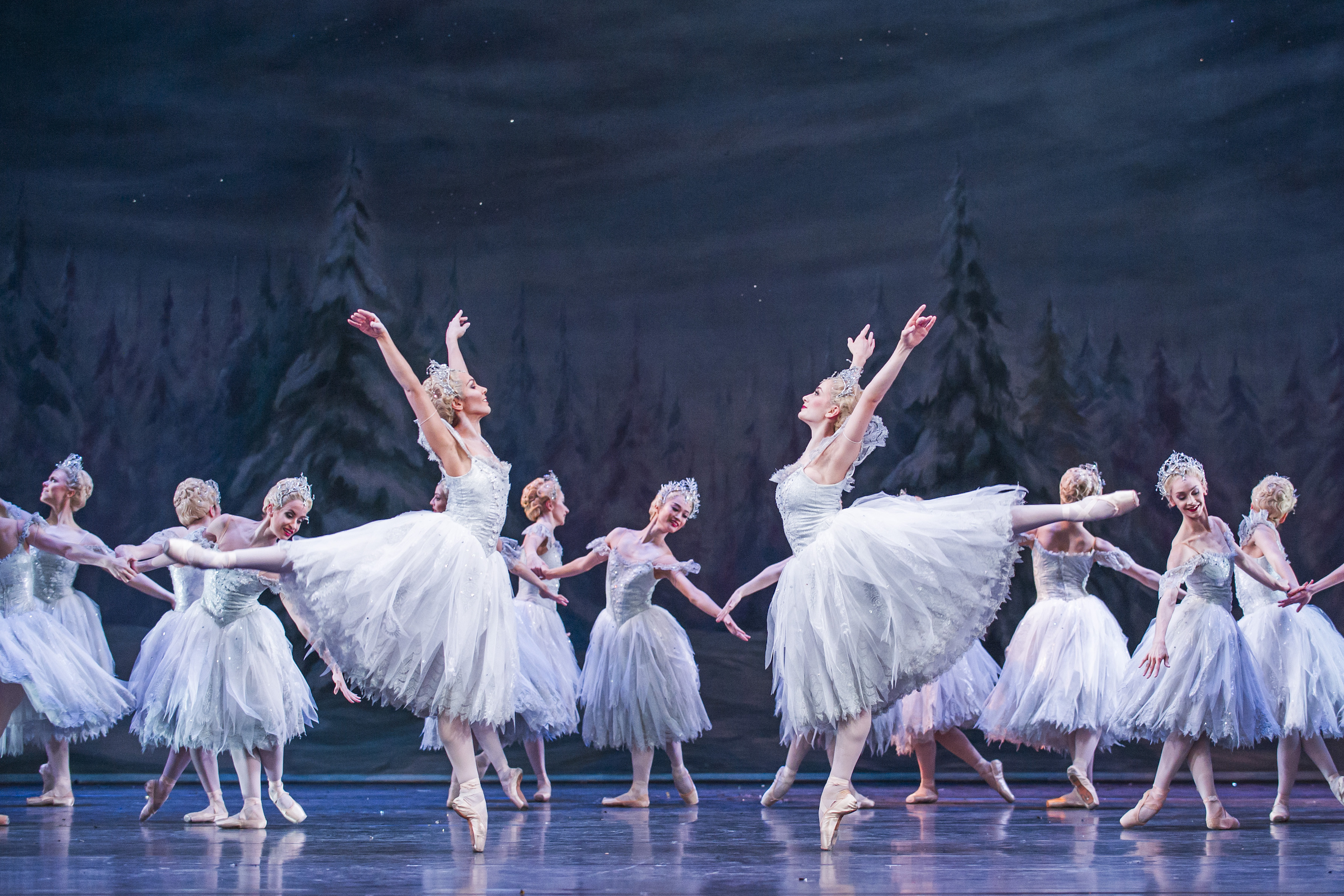 Artists of The Royal Ballet in The Nutcracker, The Royal Ballet © 2015 ROH. Photograph by Tristram Kenton
