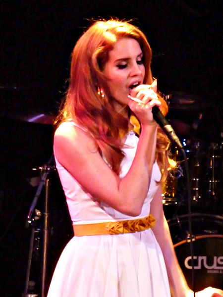 450px-Lana_del_Rey_@_Bowery_Ballroom