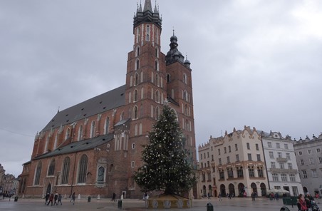 St Mary’s Basilica in Rynek Glowny -1