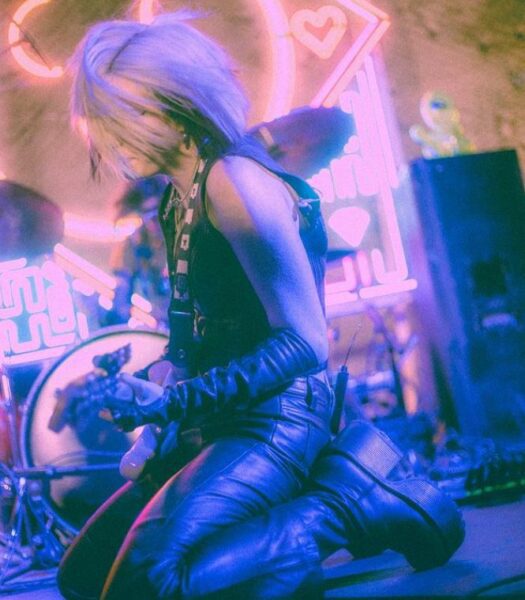 Sunflower Bean perform 