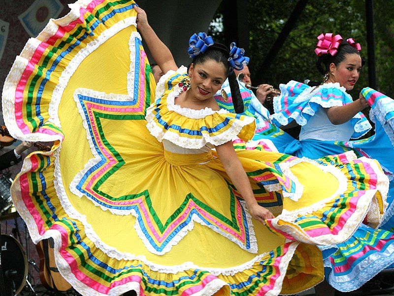 Cinco_de_Mayo_dancers_in_Washington_DC