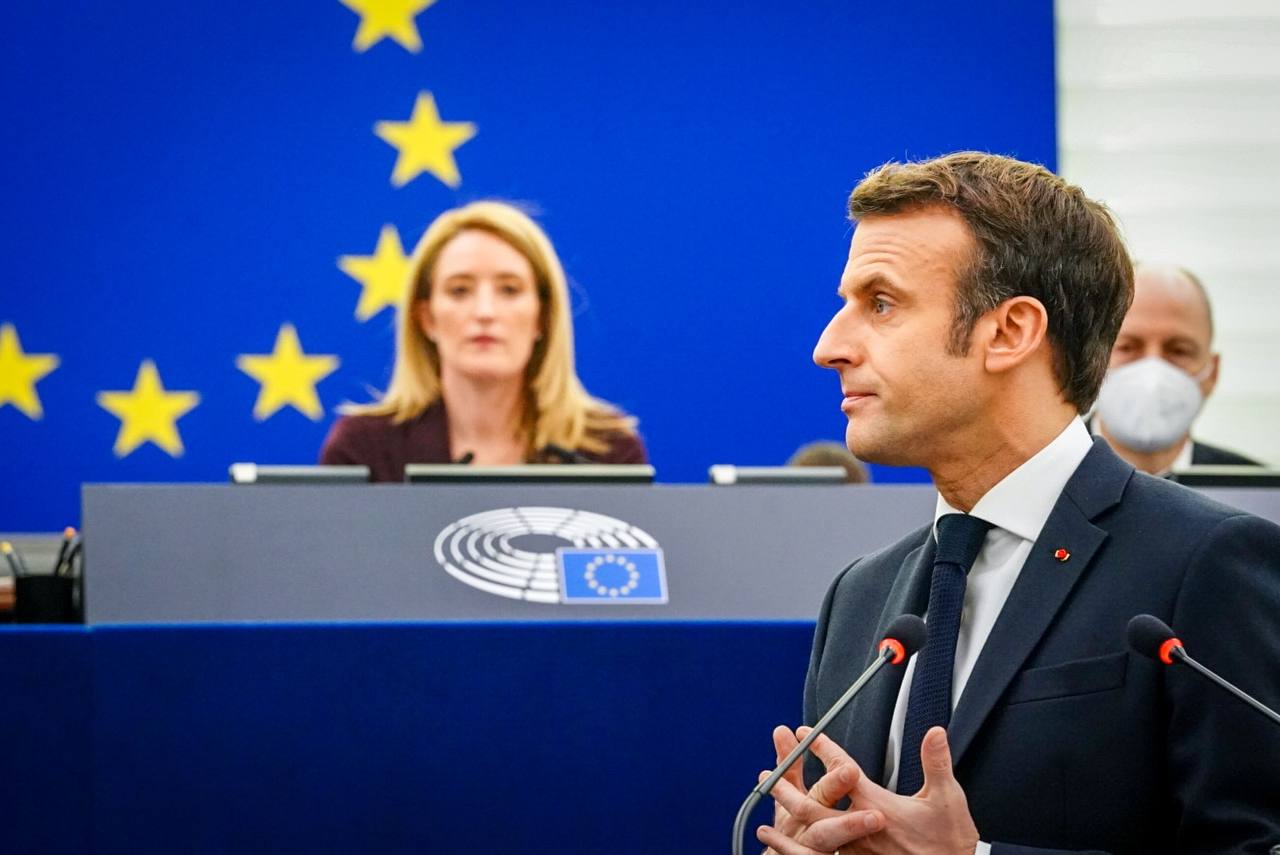Macron picture