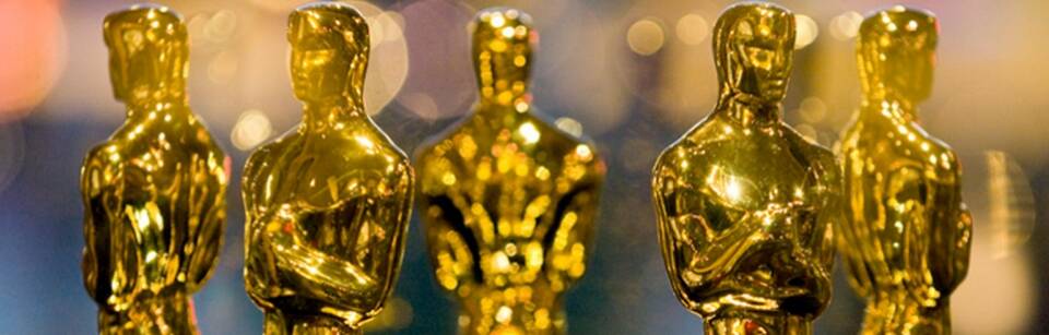 ,miniature gold statues