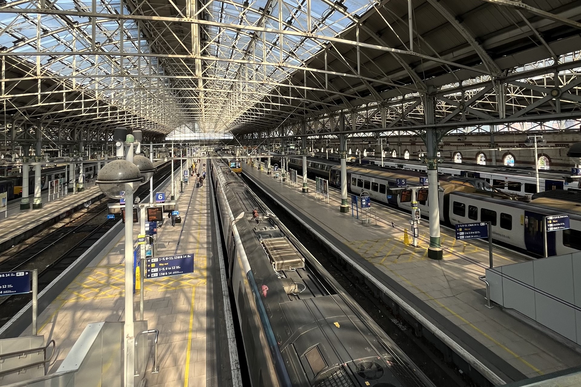 piccadilly station
