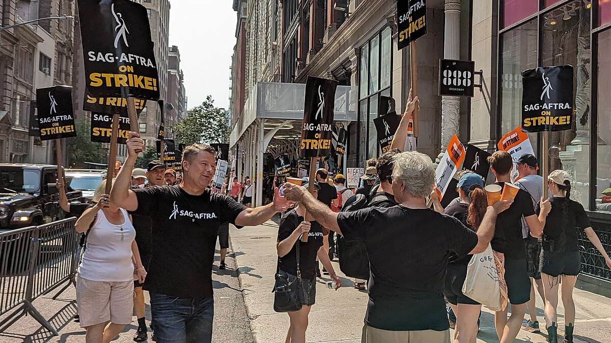 SAG-AFTRA_Picket_I_(53051649802)