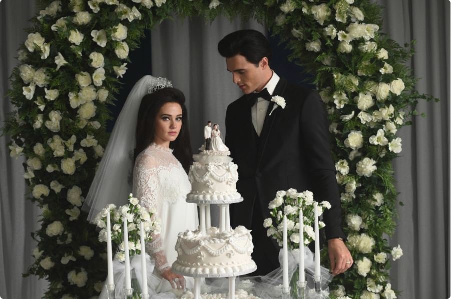 Film still of Priscilla (Spaeny) and Elvis (Elordi) at their wedding