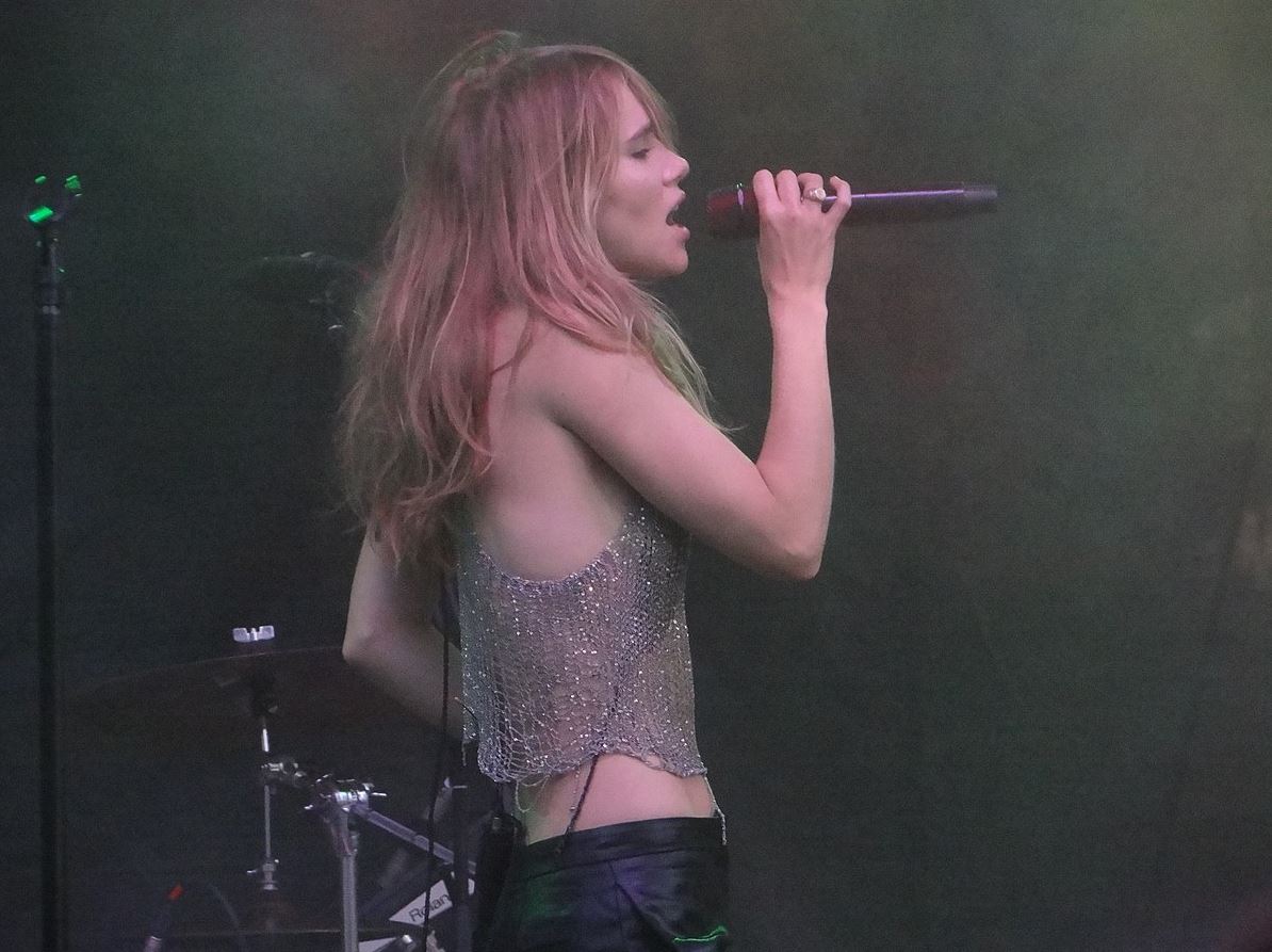 Suki Waterhouse