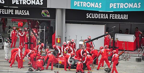 Pit_stop_raikkonen