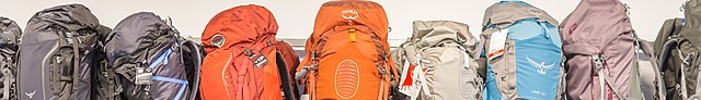 640px-Gap_year_travel_banner_Backpacks