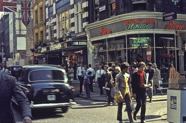 Carnaby_Street,_London_in_1968