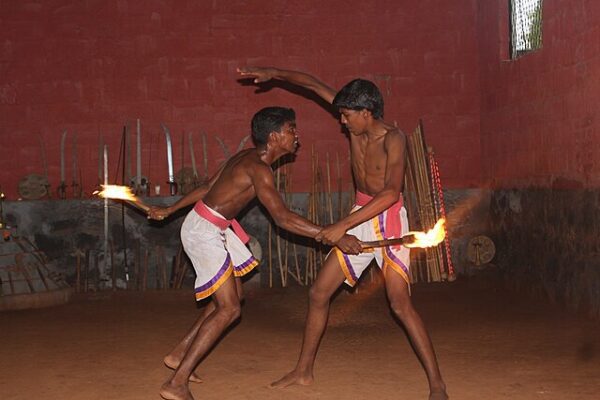 Kalaripayattu_performance_2