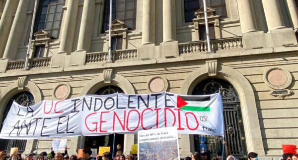 Student newspaper photo of students protesting in front of Casa Central 