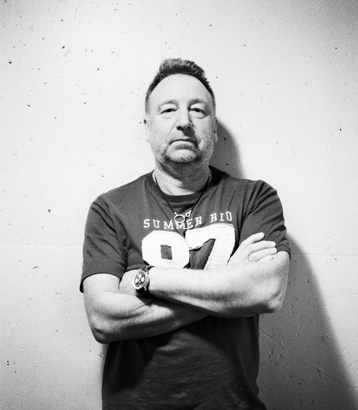 Peter Hook - 1 - Credit Julien LachaussÇe