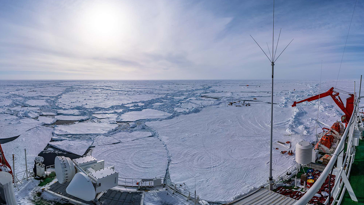 polarstern-mosaic-arctic-sea-ice