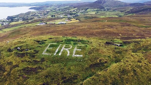 EIRE_Sign_Glengad_Head_near_LOP_81