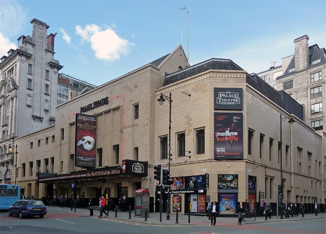 Palace_Theatre,_Oxford_Street,_Manchester_-_geograph.org.uk_-_3685135