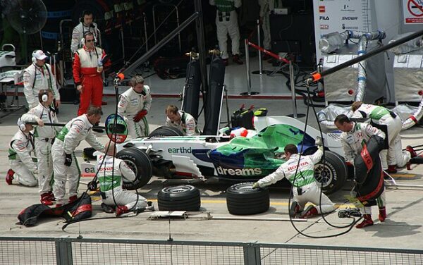 Honda_pit_stop_Malaysia_2008