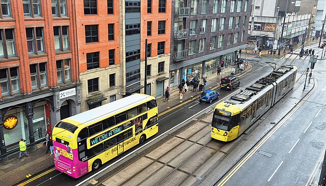 Bee_Network_Bus_and_Tram_-_High_Street,_Manchester_(geograph_7950043)